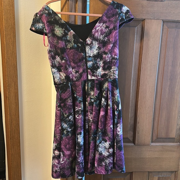 Betsey Johnson Quilted Knit Dress - Picture 2 of 2